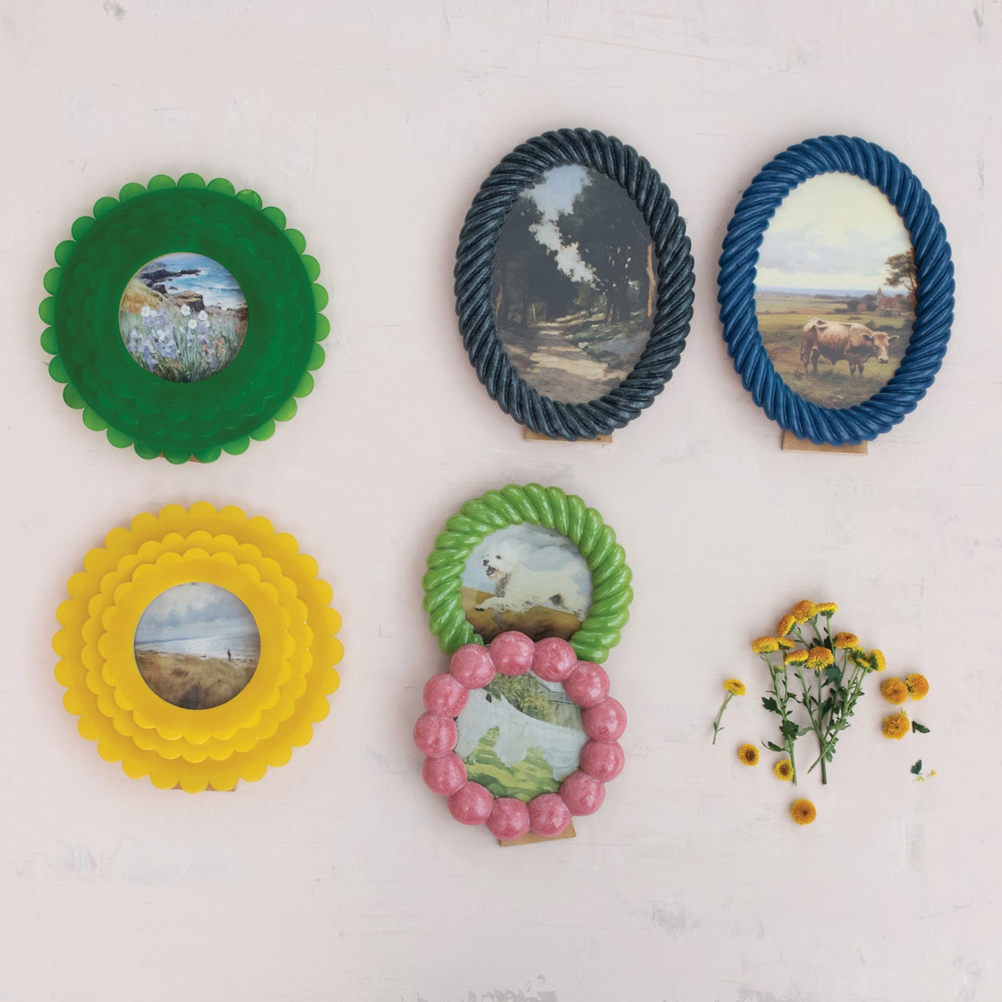 Green Scalloped Resin Frame - 4x4
